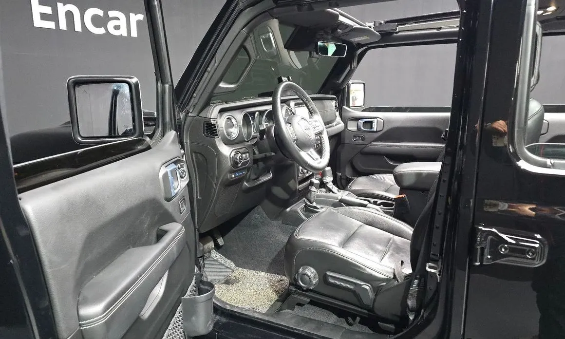 Jeep Wrangler — фото 2
