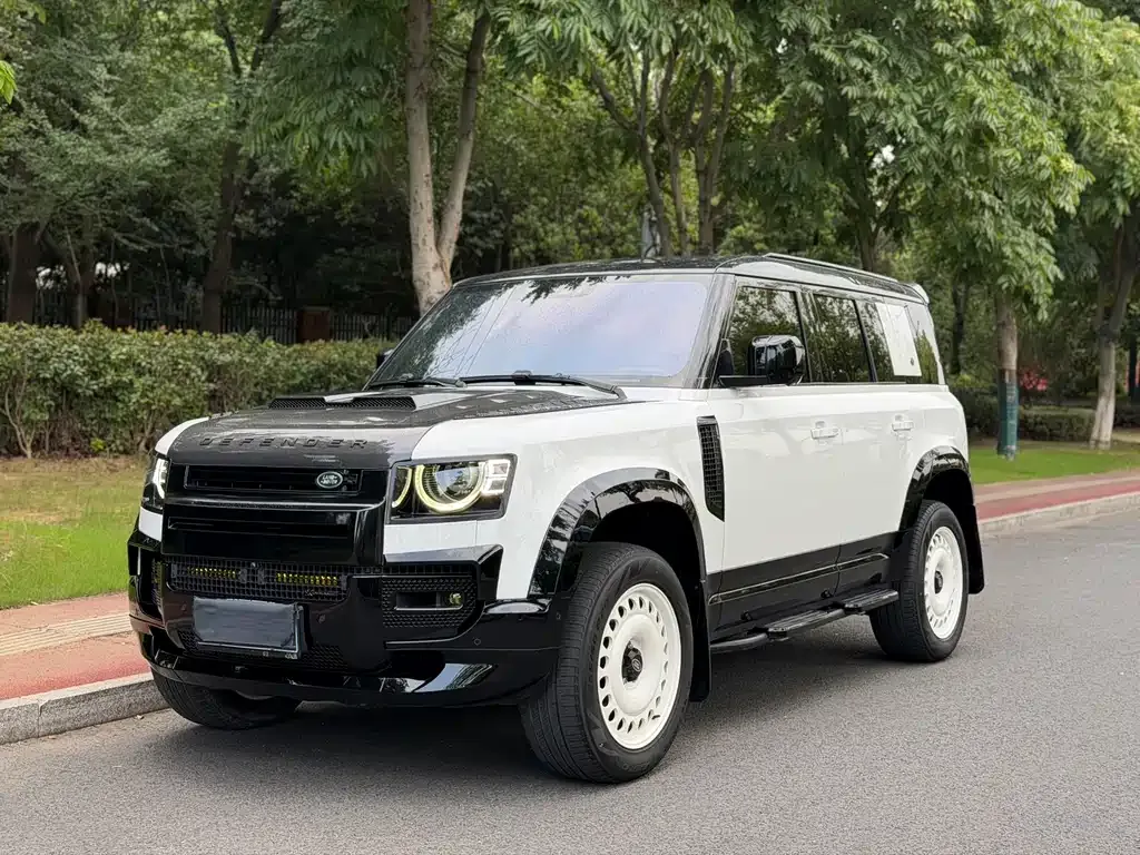 Land Rover Defender — фото 1