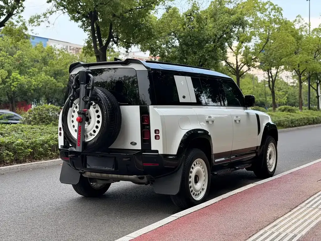 Land Rover Defender — фото 7