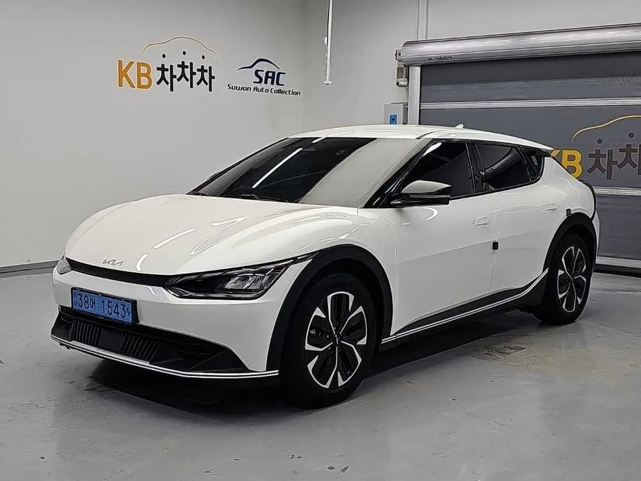 Kia EV6 — фото 1