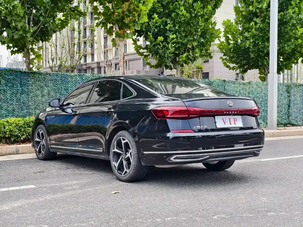 Volkswagen Passat — фото 4