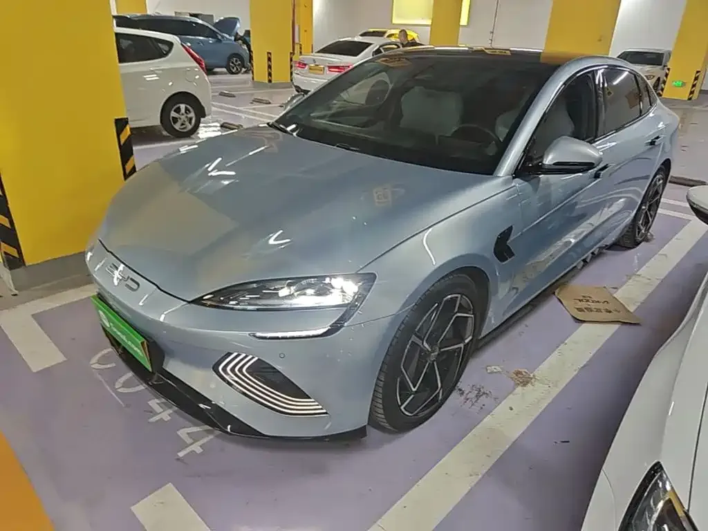 BYD Seal — фото 10