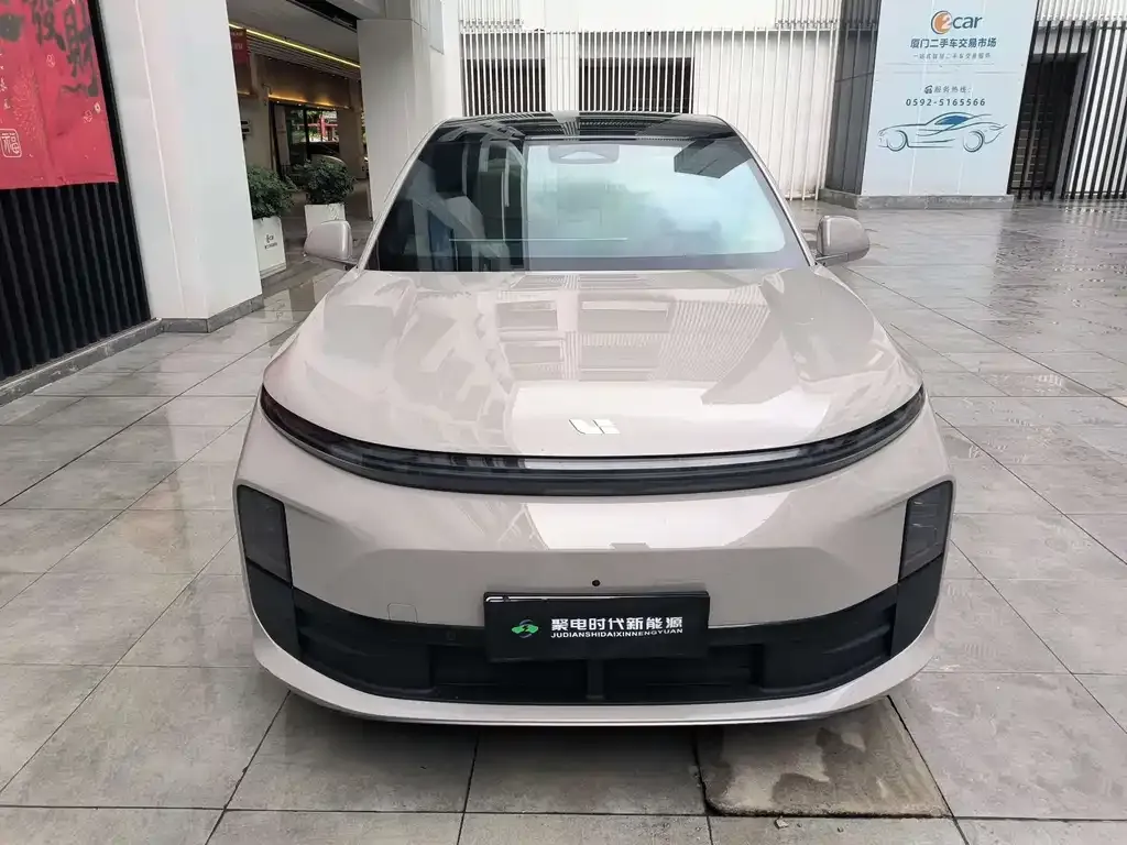 Li Auto L6 — фото 8