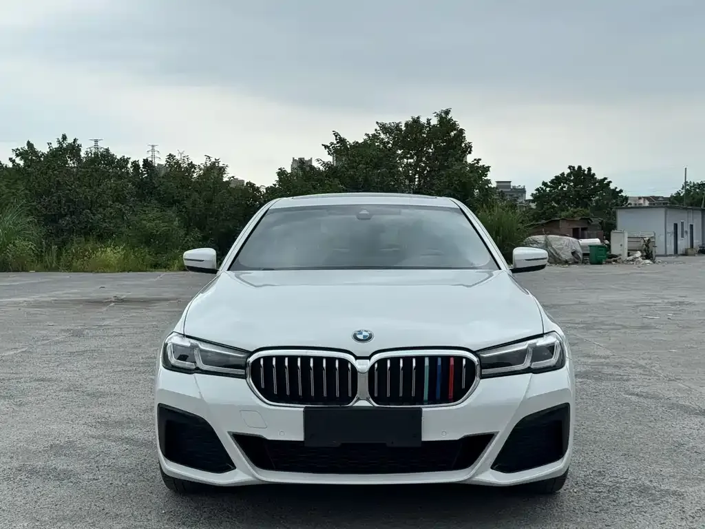 BMW 5 Series — фото 5