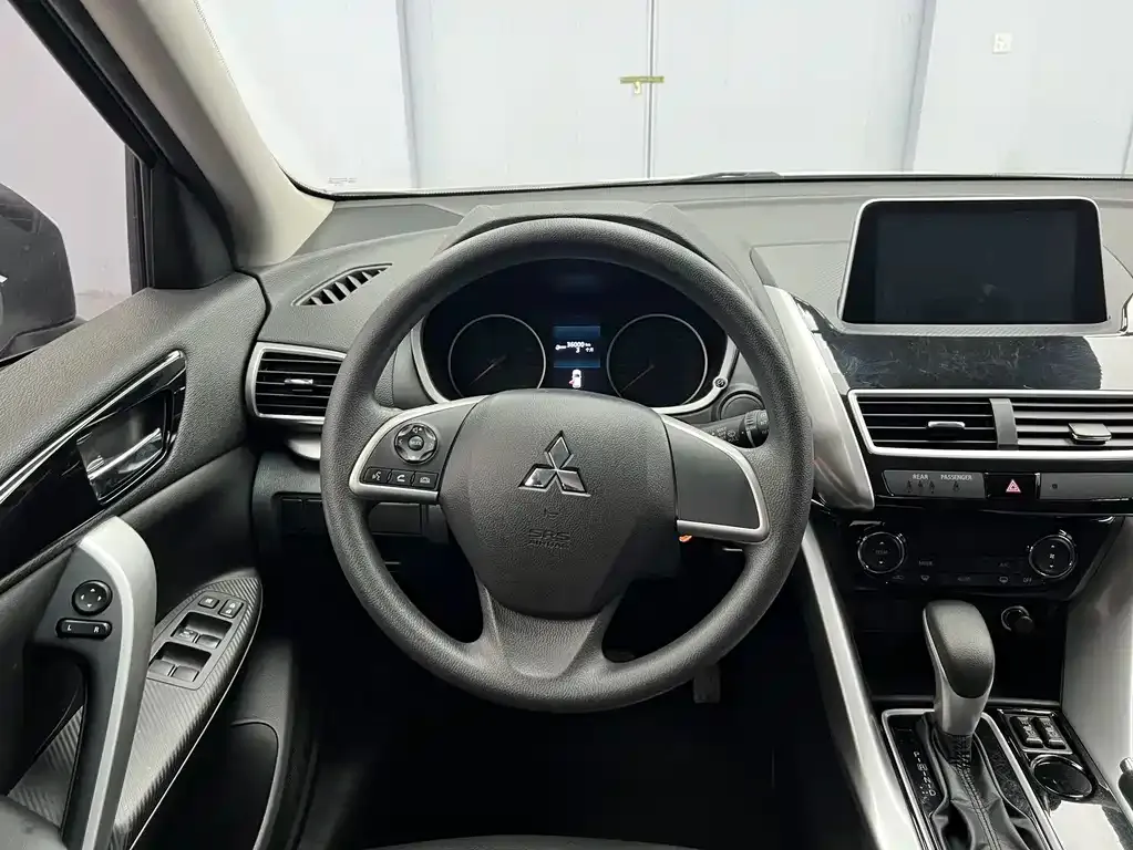 Mitsubishi Eclipse Cross — фото 3