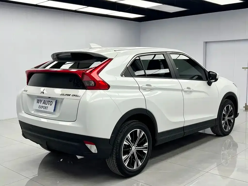 Mitsubishi Eclipse Cross — фото 8