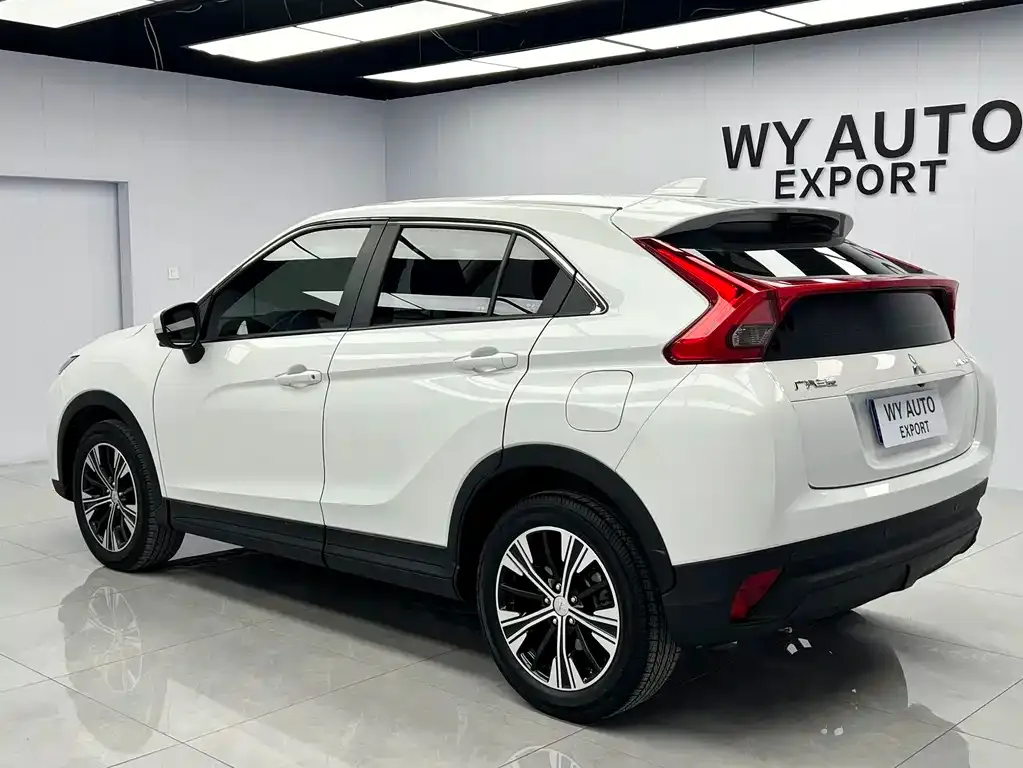 Mitsubishi Eclipse Cross — фото 10