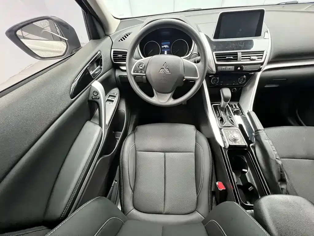 Mitsubishi Eclipse Cross — фото 9