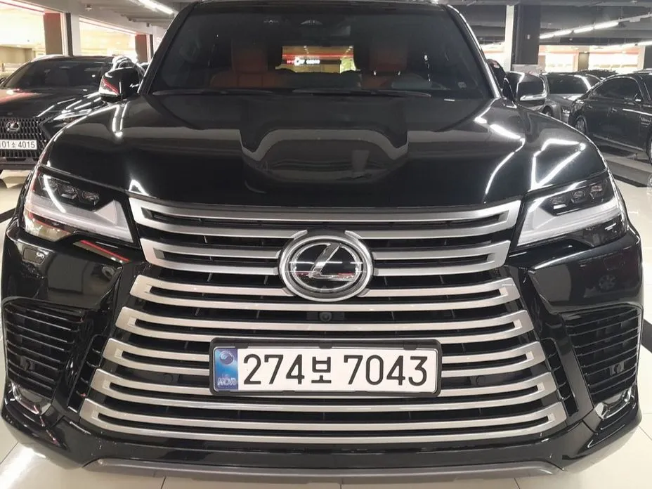 Lexus LX — фото 1