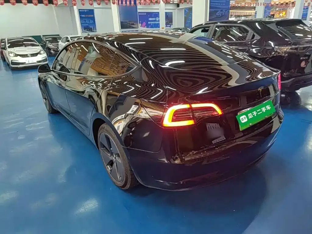 Tesla Model 3 — фото 2