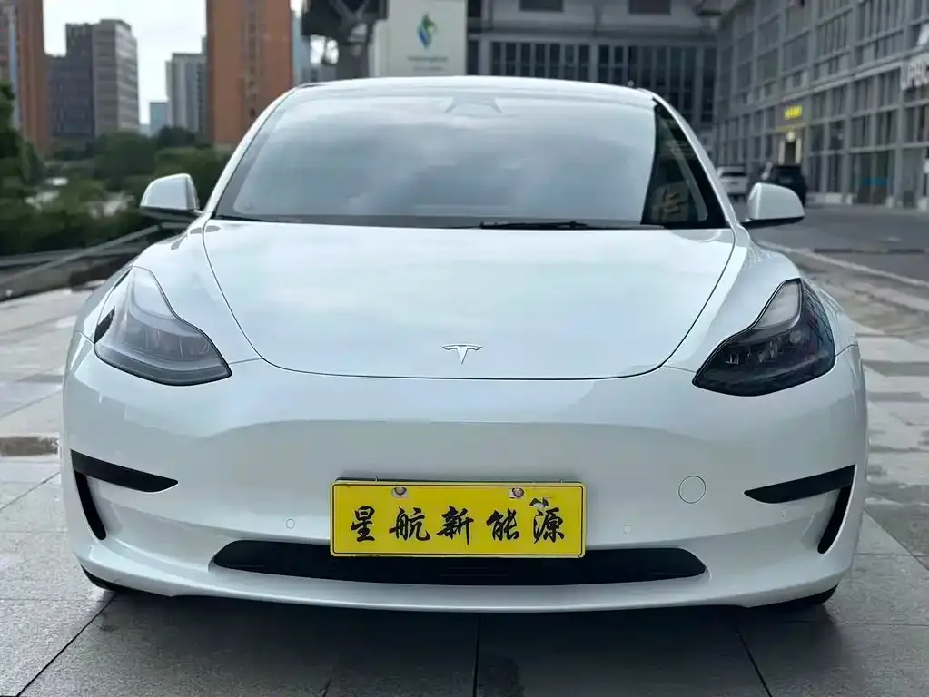 Tesla Model 3 — фото 6