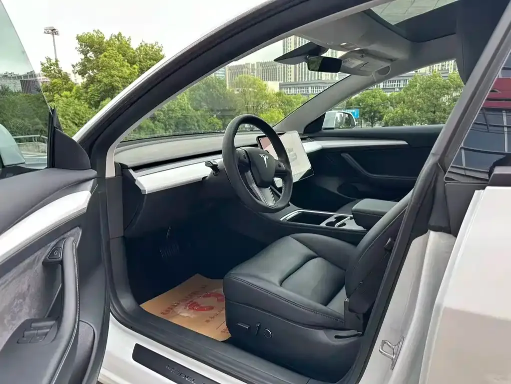 Tesla Model 3 — фото 5