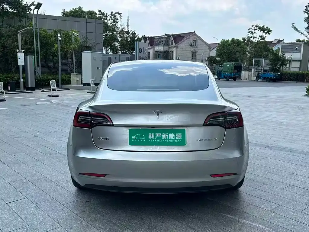 Tesla Model 3 — фото 3