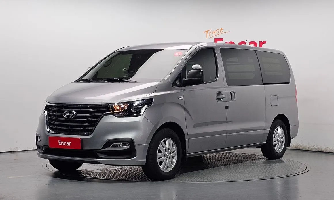 Hyundai Starex — фото 1