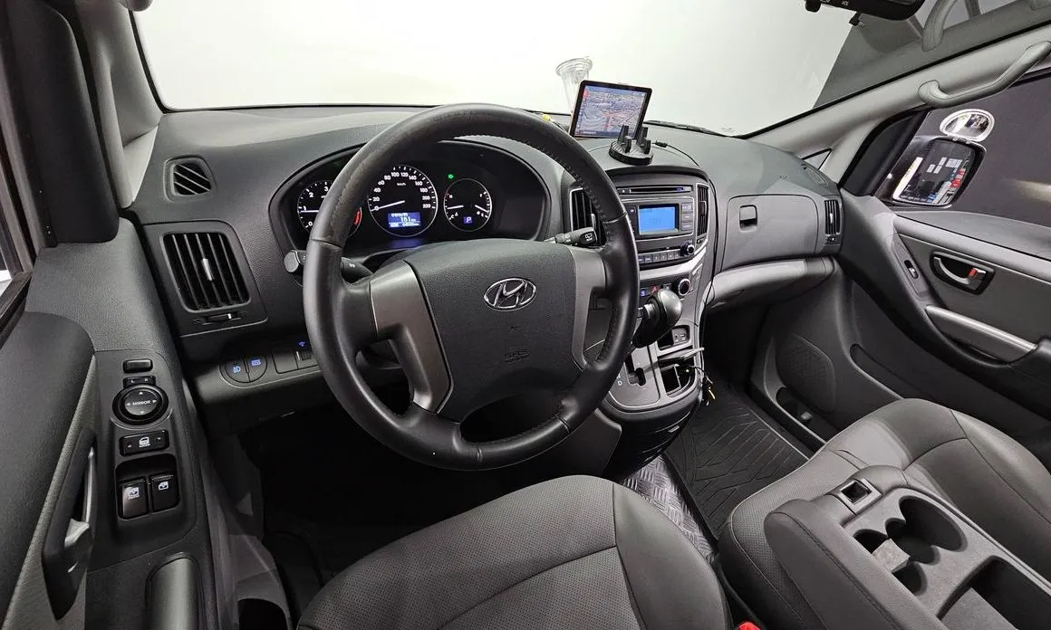 Hyundai Starex — фото 10