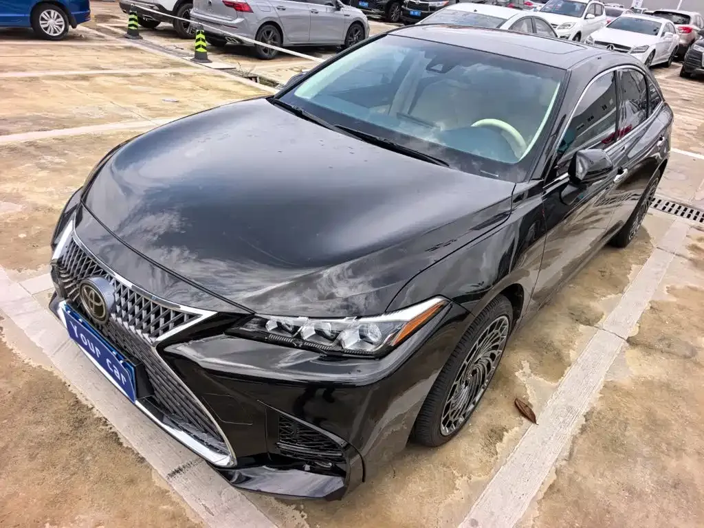 Toyota Avalon — фото 1