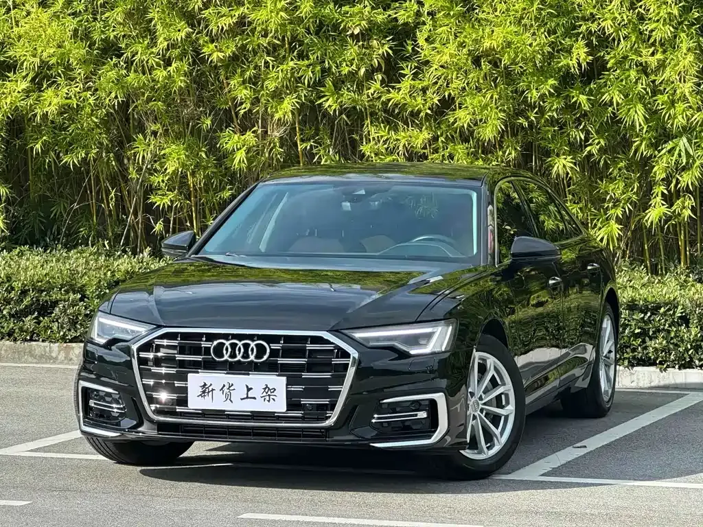 Audi A6L — фото 1