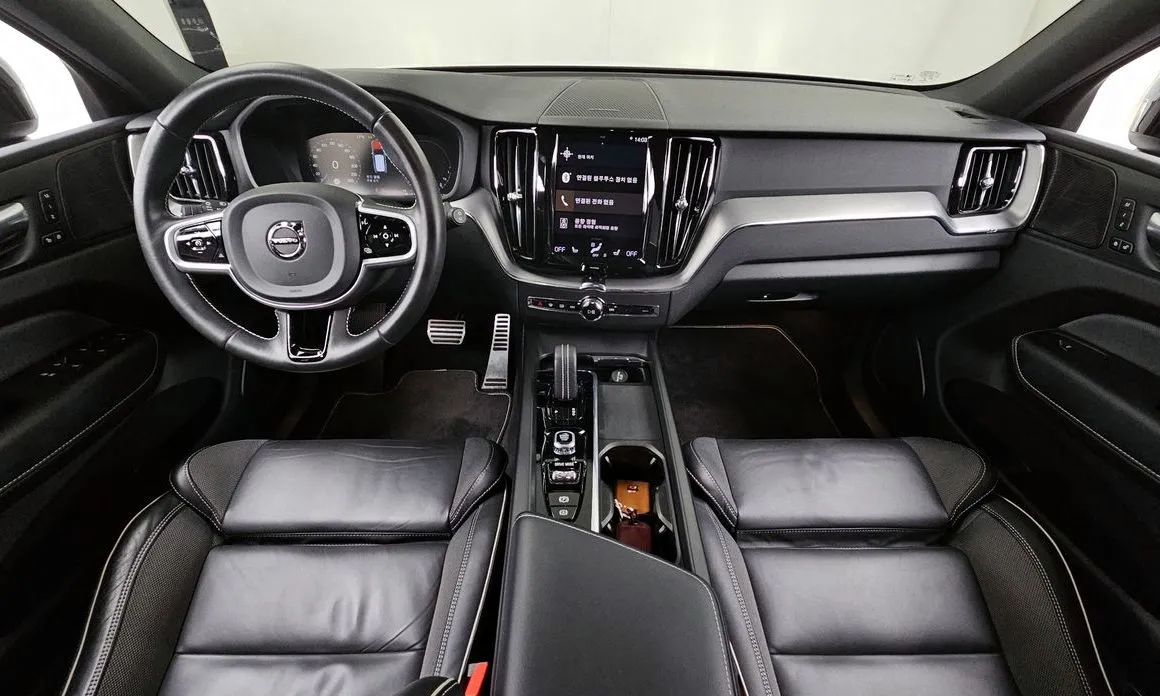 Volvo XC60 — фото 10