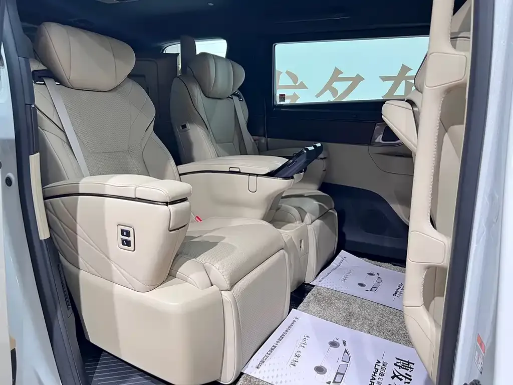 Toyota Vellfire — фото 8