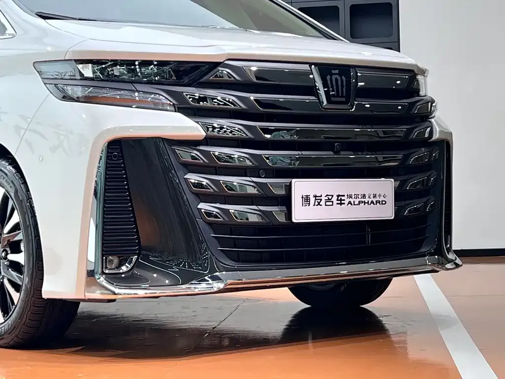 Toyota Vellfire — фото 3
