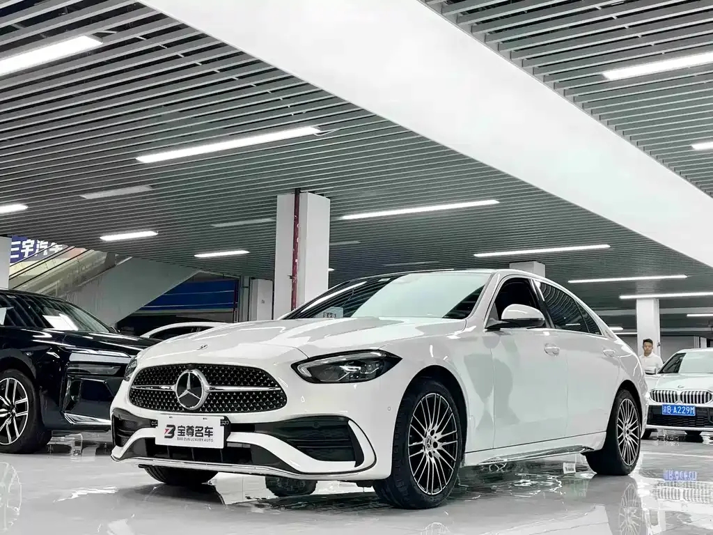 Mercedes-Benz C-Class — фото 1