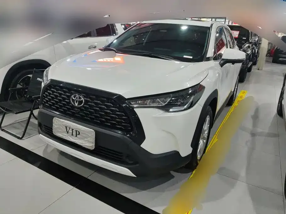 Toyota Corolla Cross — фото 1