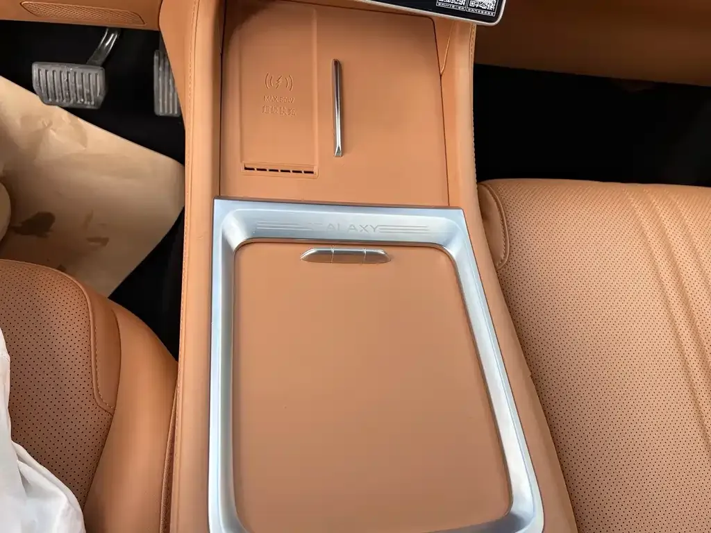 Geely Galaxy L7 — фото 10