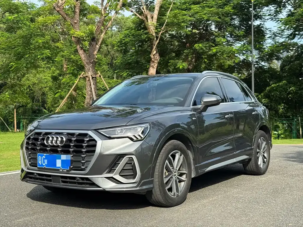 Audi Q3 — фото 1