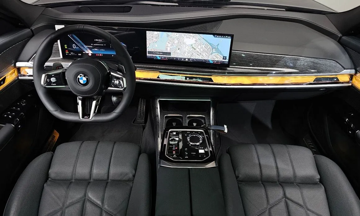 BMW 7-Series — фото 10