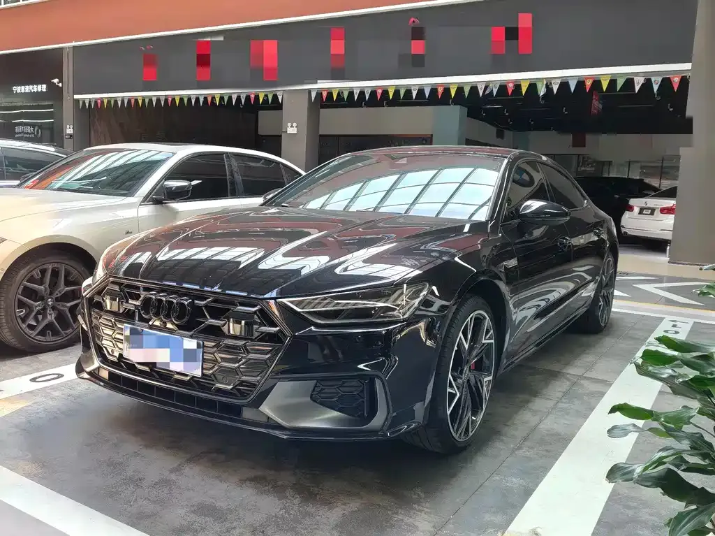 Audi A7L — фото 1