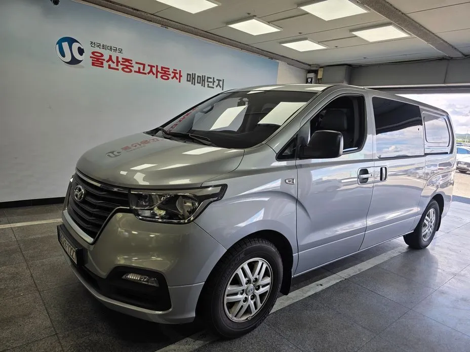 Hyundai Starex — фото 1