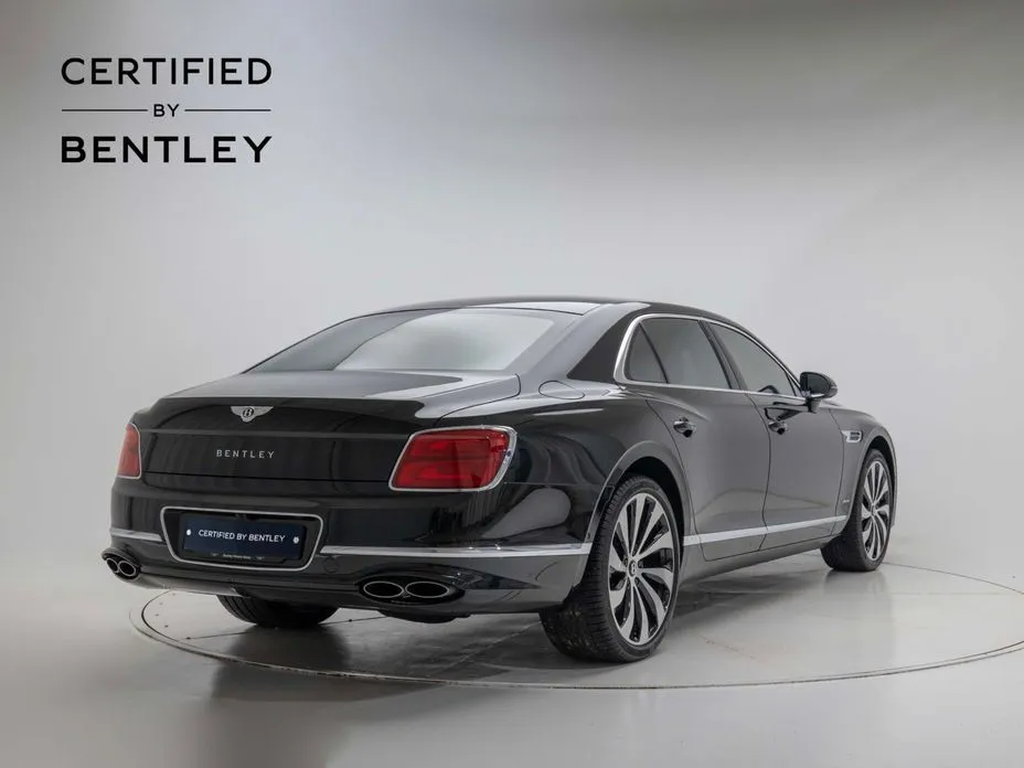 Bentley Flying Spur — фото 6