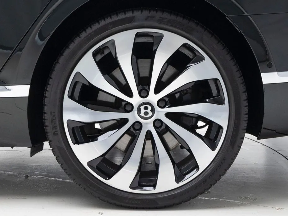 Bentley Flying Spur — фото 10