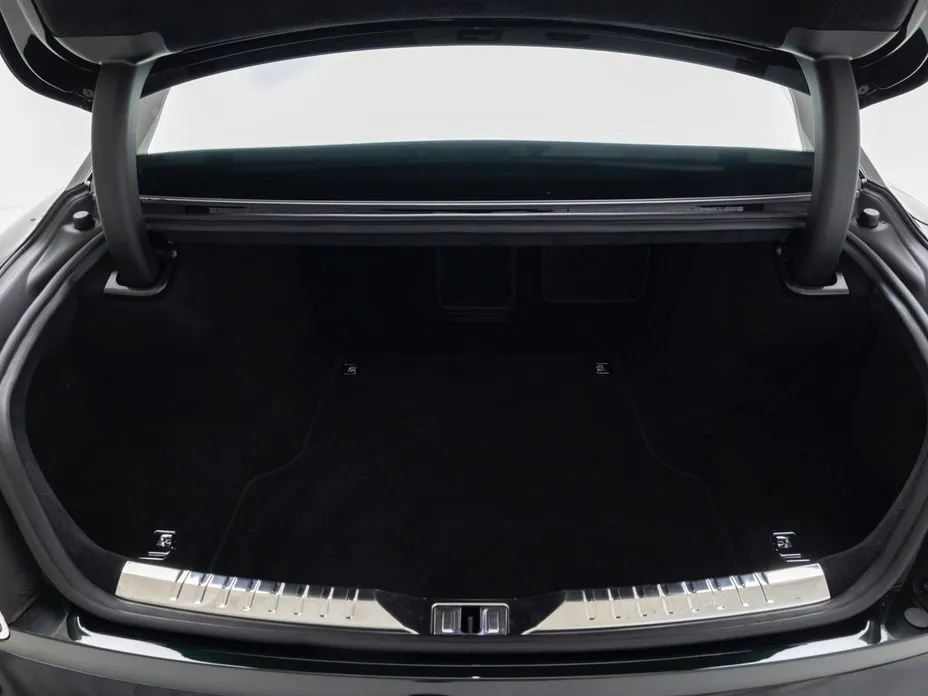 Bentley Flying Spur — фото 8