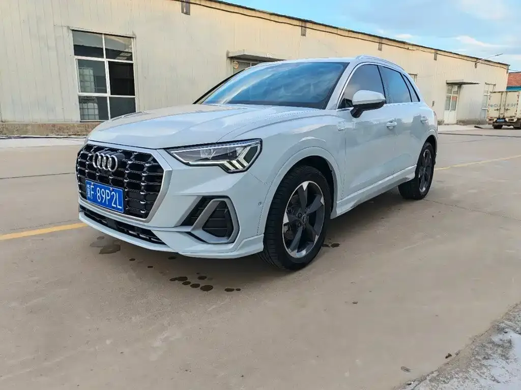 Audi Q3 — фото 1