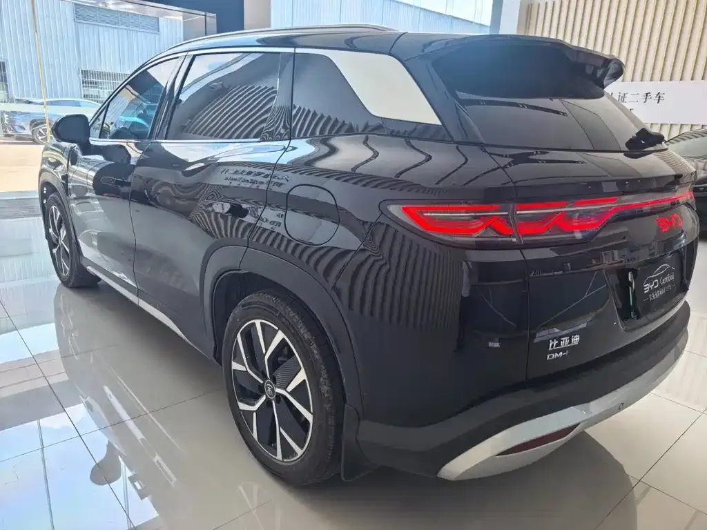 BYD L DM-i — фото 7