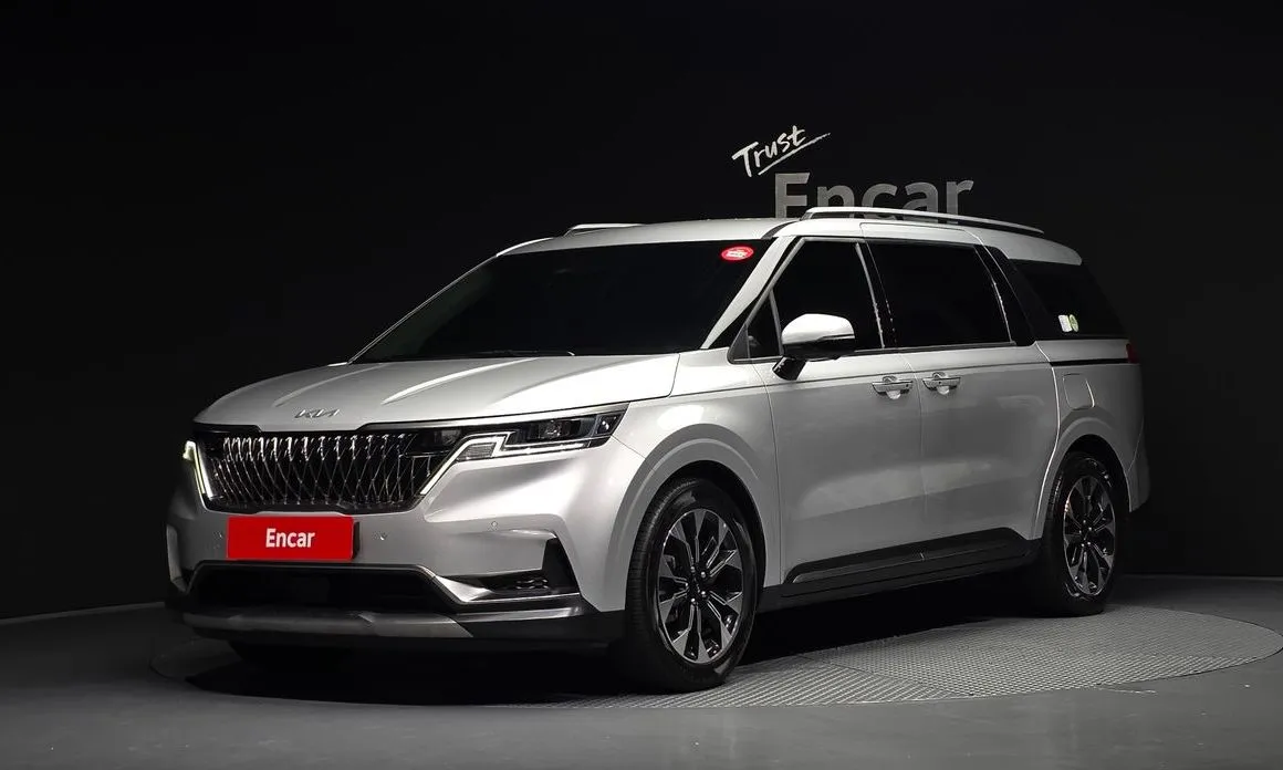 Kia Carnival — фото 1