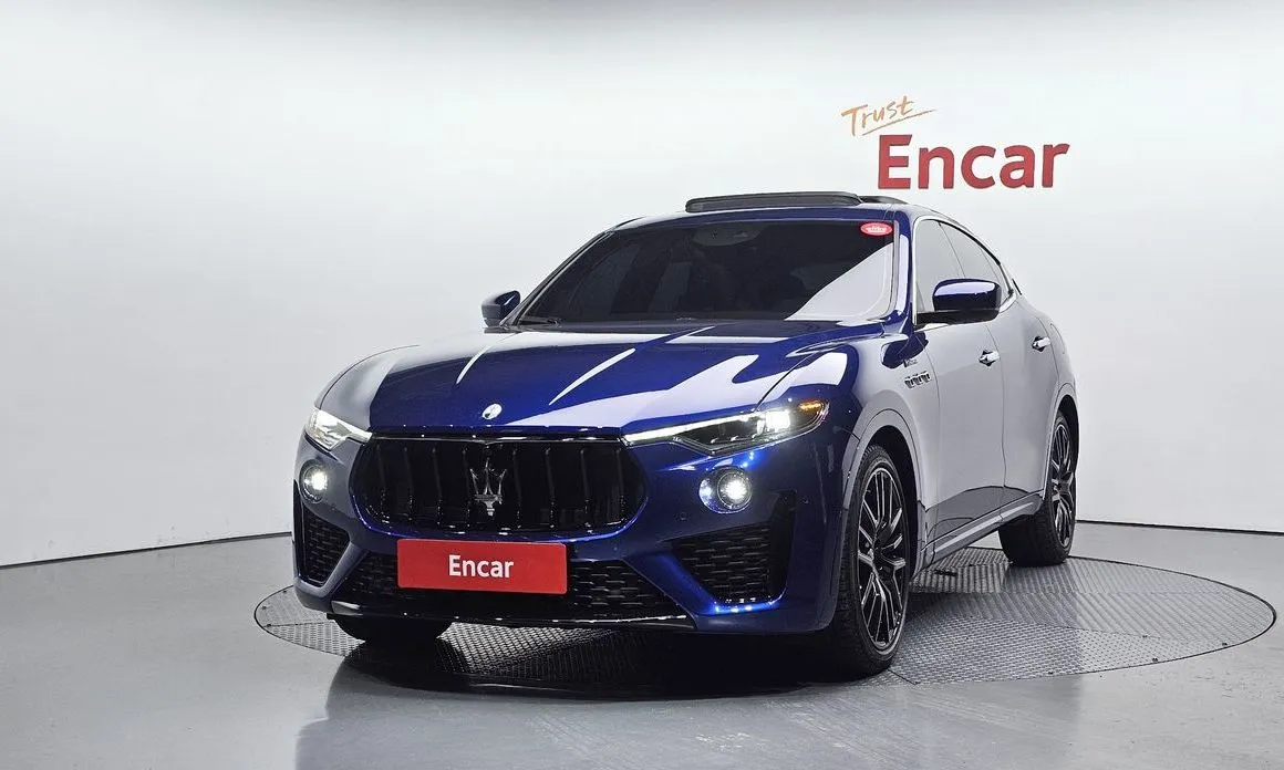 Maserati Levante — фото 1