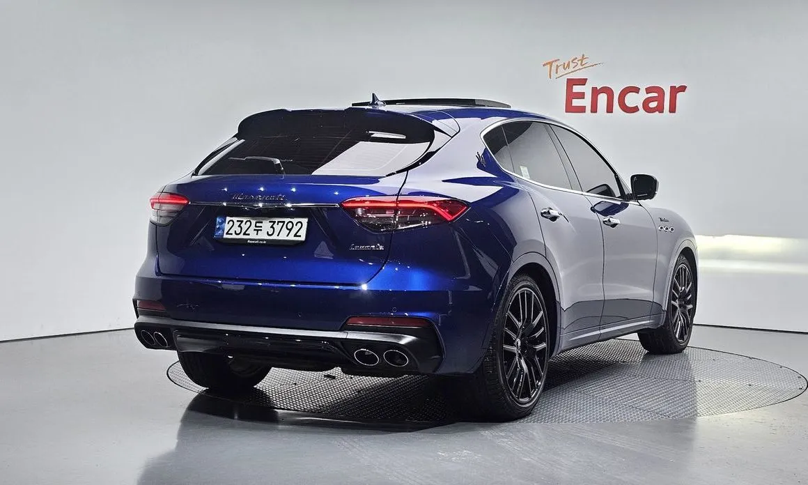 Maserati Levante — фото 4