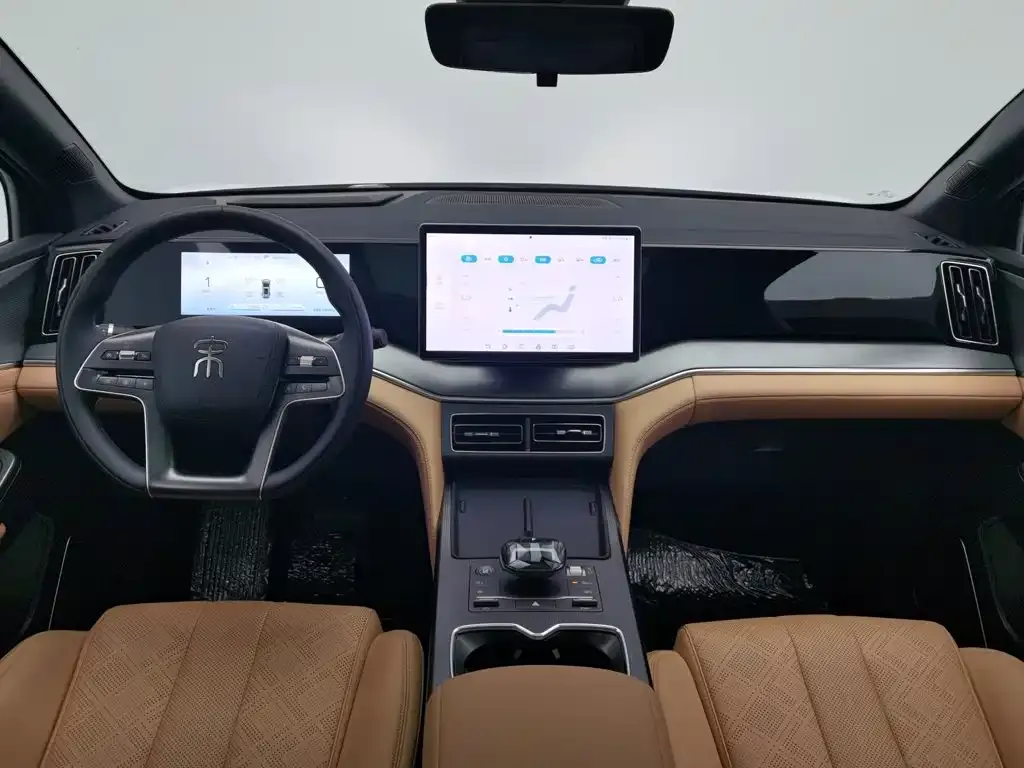 BYD L DM-i — фото 10
