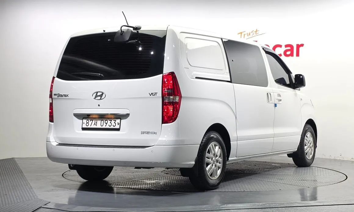 Hyundai Starex — фото 4