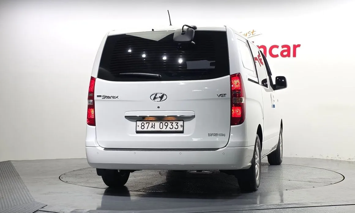 Hyundai Starex — фото 3
