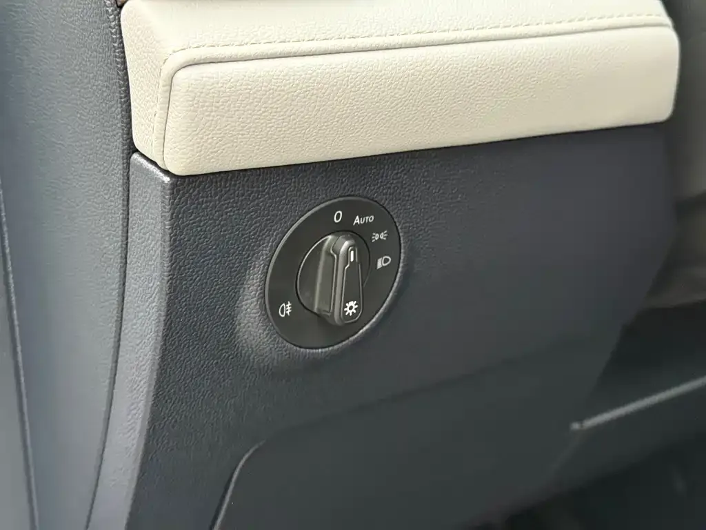 Volkswagen Tharu — фото 4