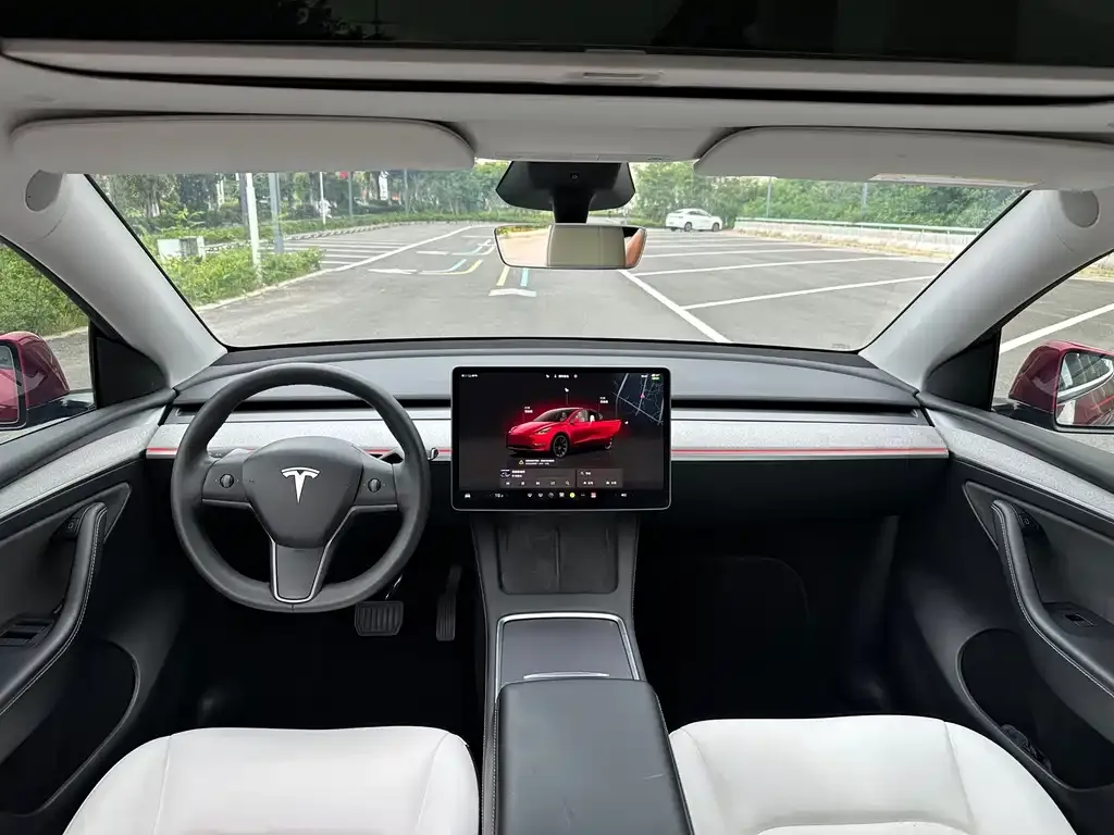 Tesla Model Y — фото 6