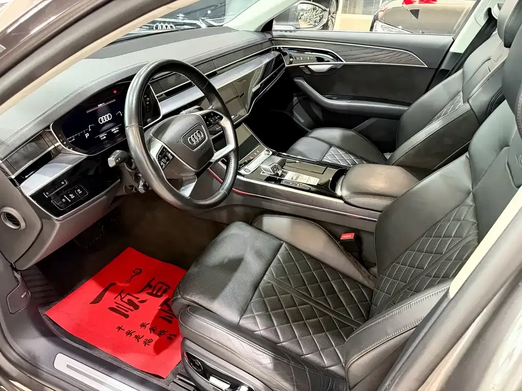 Audi A8 — фото 8