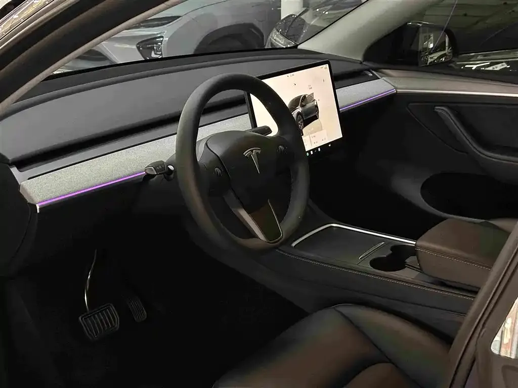 Tesla Model Y — фото 4