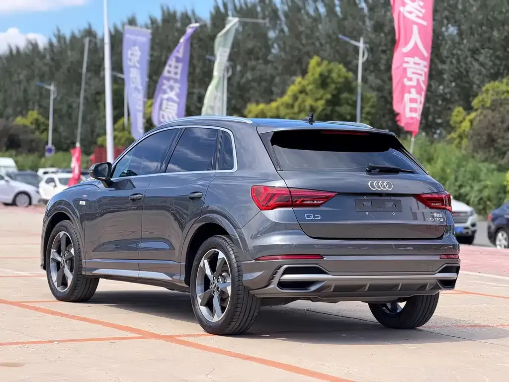 Audi Q3 — фото 10