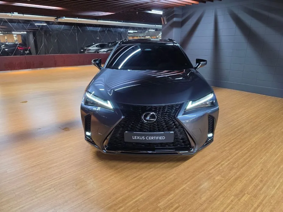 Lexus UX — фото 9