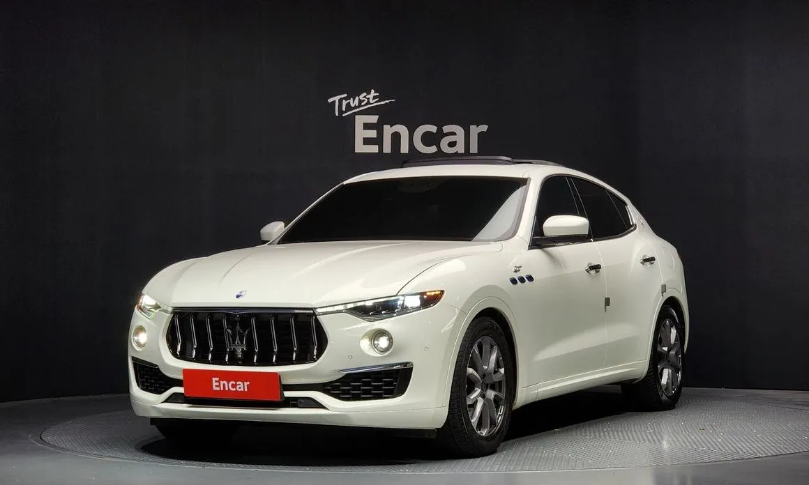Maserati Levante — фото 1