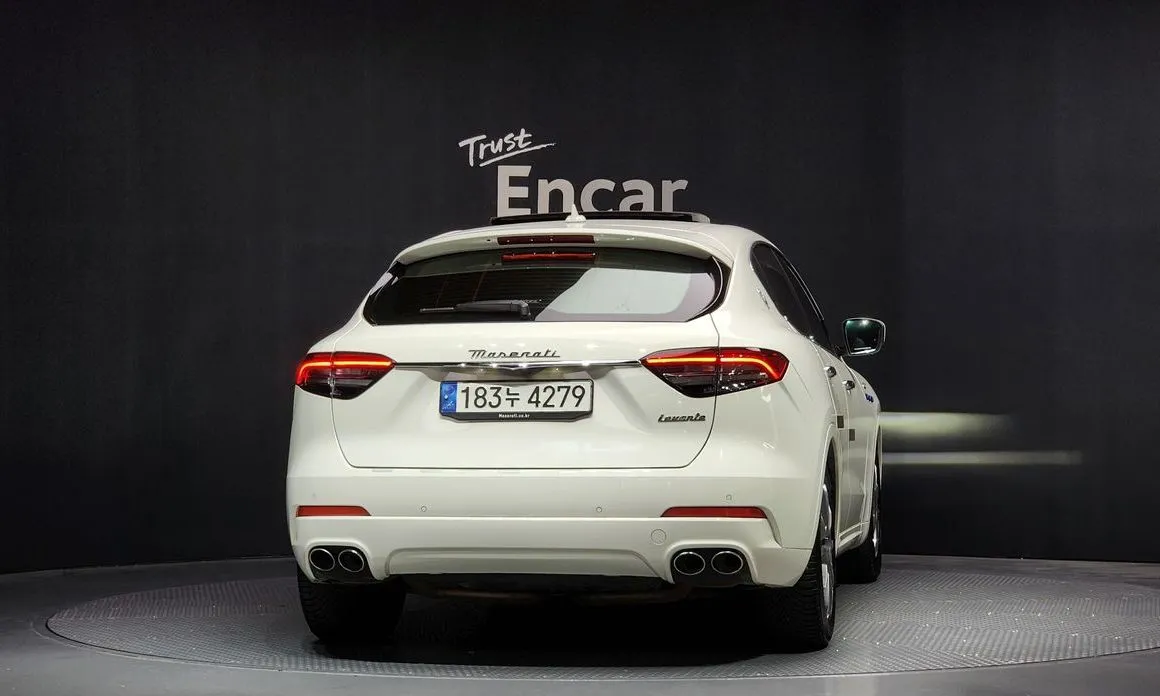 Maserati Levante — фото 4